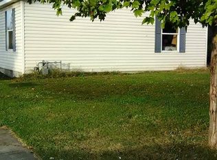 208 N Pine St, Williamsville, IL 62693
