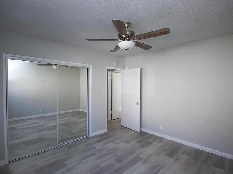 2505 W Grand Ave #B — Photo 18