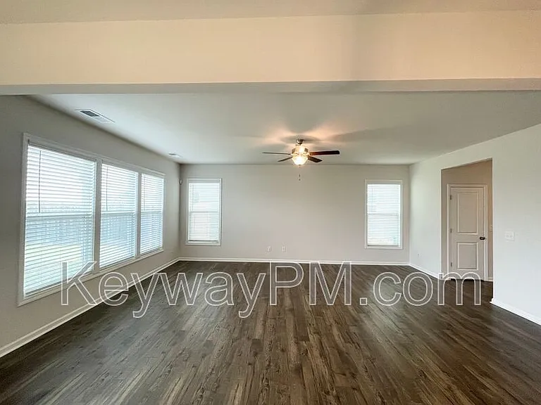 4136 Thimbleberry Dr — Photo 4