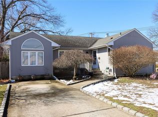 1476 N Meadow Rd, Merrick, NY 11566