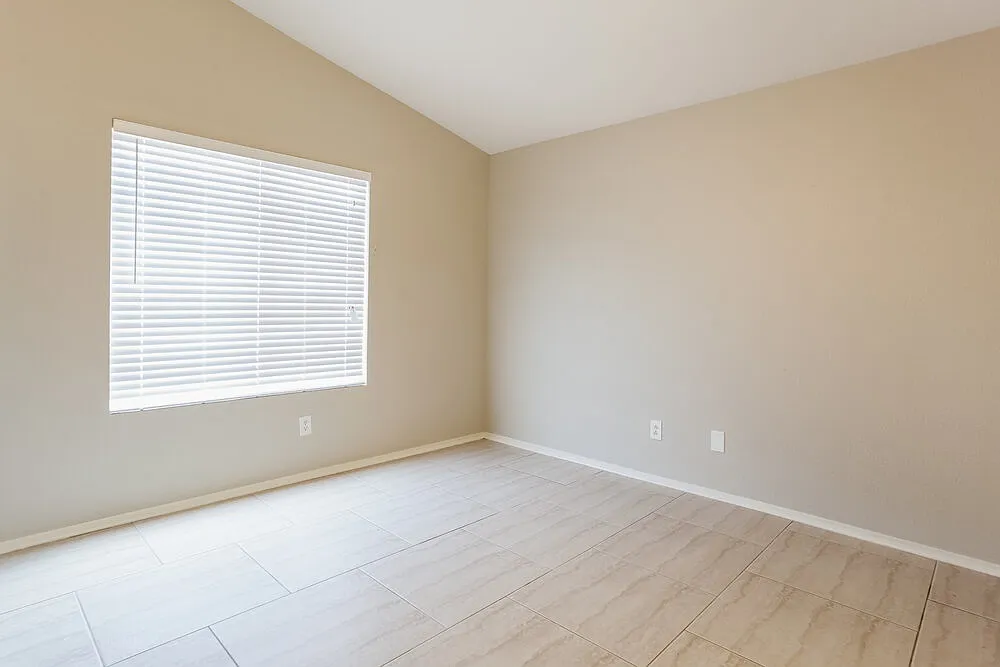 3 bed, 2.0 bath, 1228 sqft, $1,855 — Photo 2