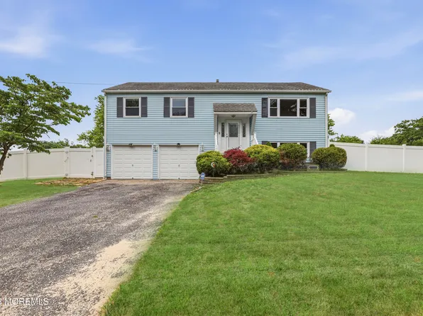 1029 Lucy Ln, Toms River, NJ 08753