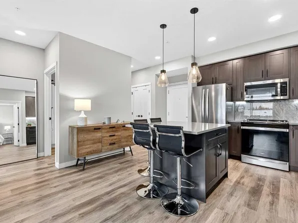 150 W Shawnee Sq SW #401, Calgary, AB T2Y 0W4