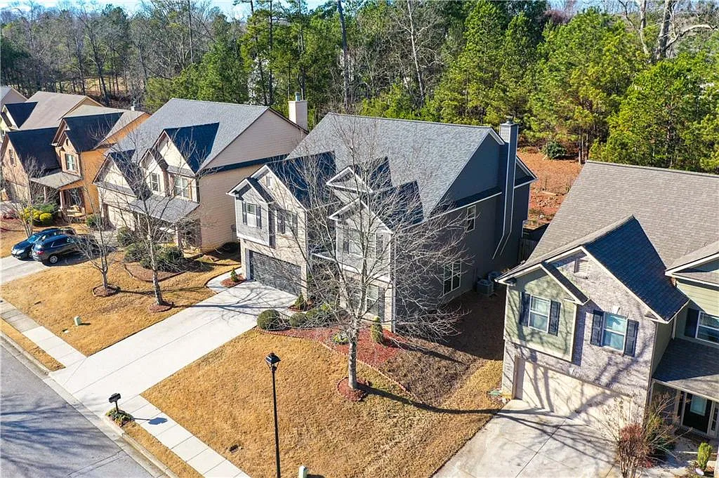 5 bed, 3.5 bath, 3216 sqft, $3,300 — Photo 3