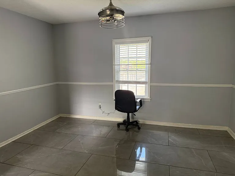6112 Old Nashville Rd — Photo 5
