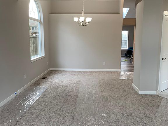 4th image of 7810 73rd Pl NE