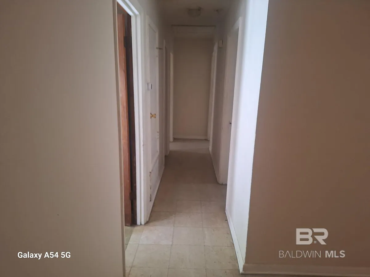 Building Photo - 2211 Wolf Ridge Rd #B