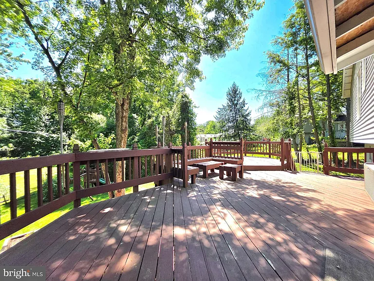 2215 Collingwood Rd — Photo 14