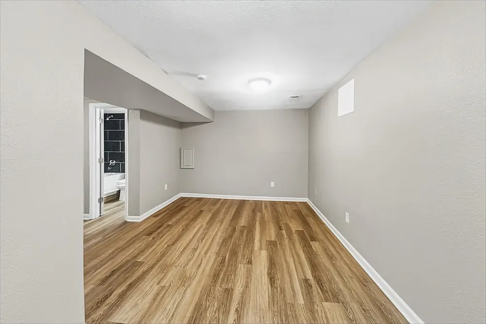 4 bed, 2.5 bath, 1960 sqft, $1,800 — Photo 1