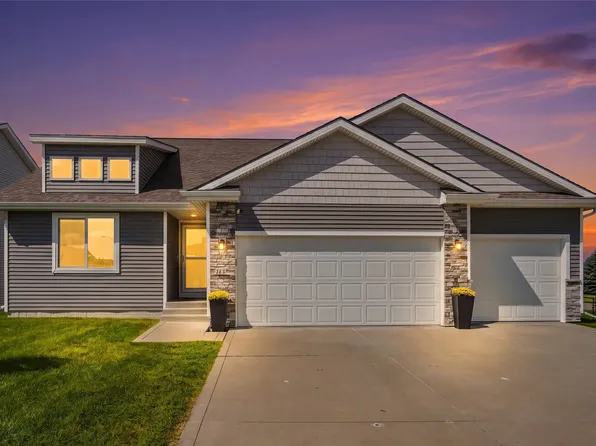 17 NW Gracewood Dr, Waukee, IA 50263