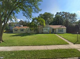 2321 Ash Ln, Northbrook, IL