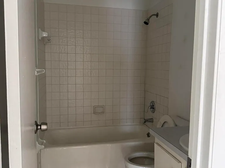 5201 SW 31st Ave #183 — Photo 6