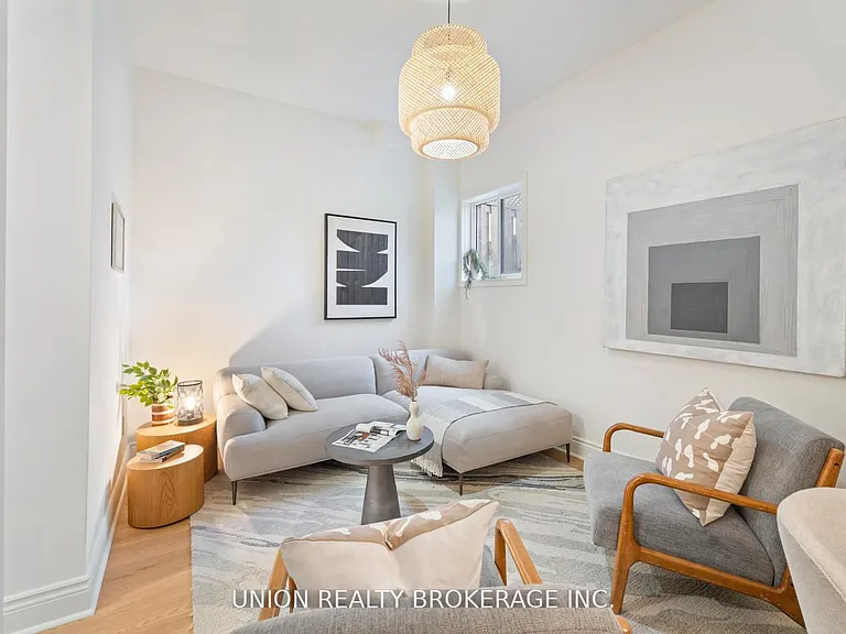59D Woodbine Ave — Photo 34