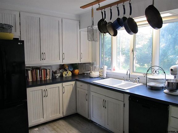 3rd image of 38 Cunningham Ave