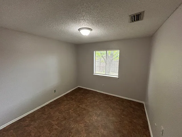 1200 Wyndham Dr — Photo 10