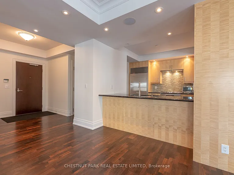 68 Yorkville Ave #202 — Photo 3