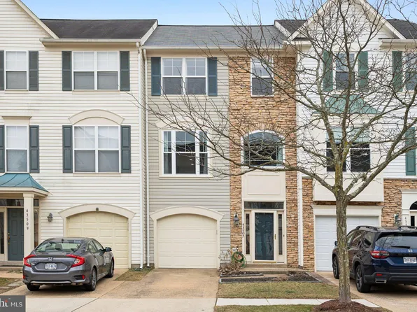 43507 Jubilee St, Chantilly, VA 20152