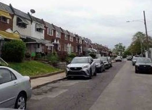 Exterior Neighborhood (street photo)