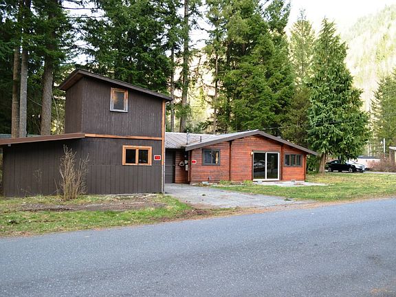 3rd image of 6376 Blackfoot Pl