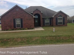 25010 E 530th Rd, Claremore, OK 74019