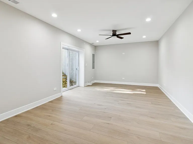 302 Hughes Ave — Photo 14
