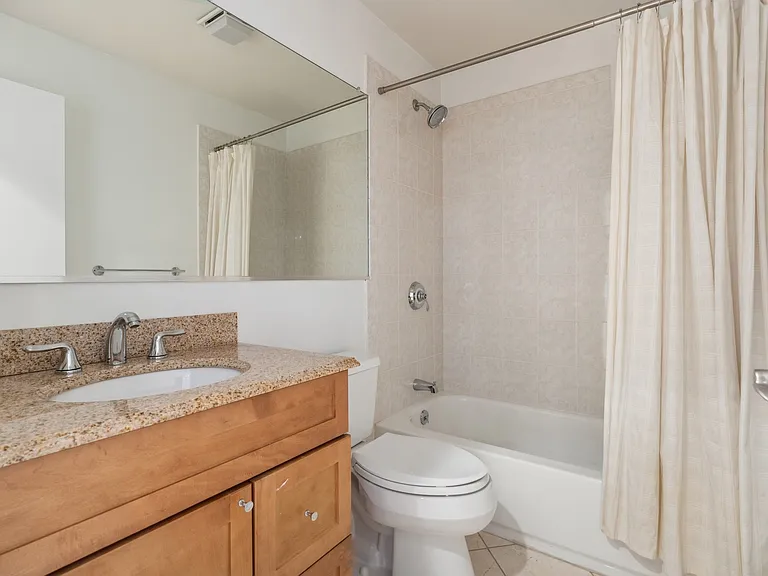 2910 N Commonwealth Ave #3 — Photo 22