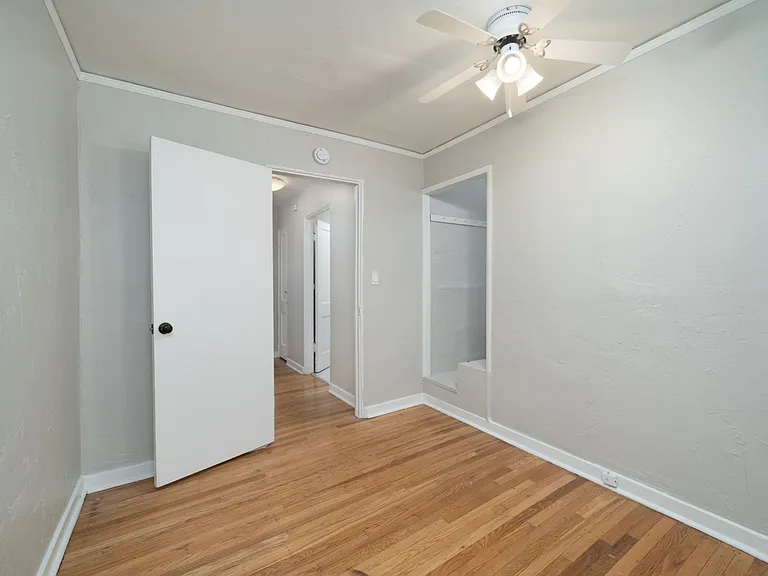 Columbia Court Apartments — Photo 15