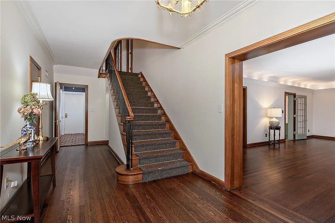 5 bed, 3.5 bath, 5876 sqft, $7,900 — Photo 4