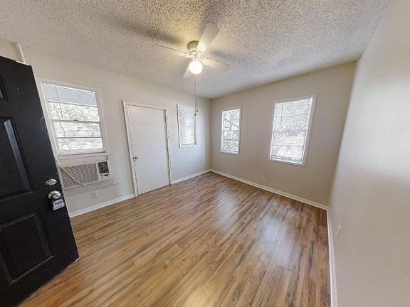 4th image of 547 W 28th St #8