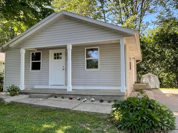 851 Woolsey Dr SW, Grand Rapids, MI 49503
