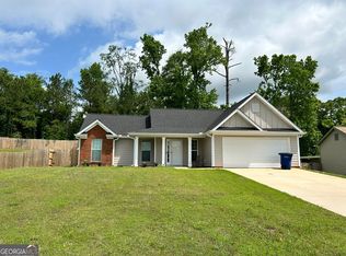 320 Preakness Dr, Lagrange, GA 30241