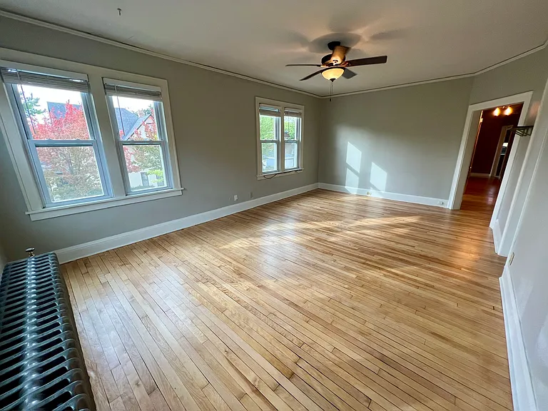 2654 Colfax Ave S — Photo 2