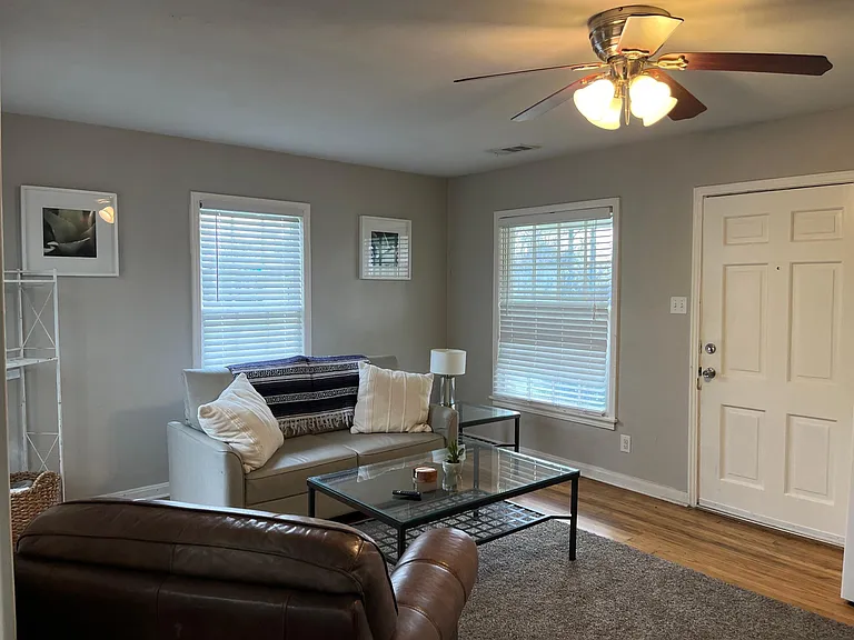 4000 Winfield Ave — Photo 6