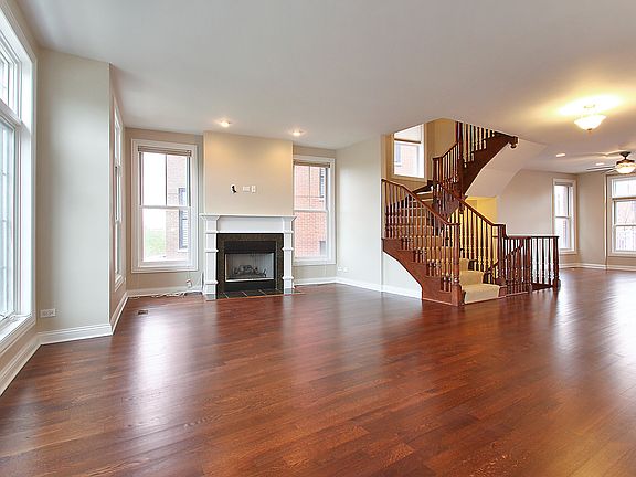 2nd image of 1887 Admiral Ct