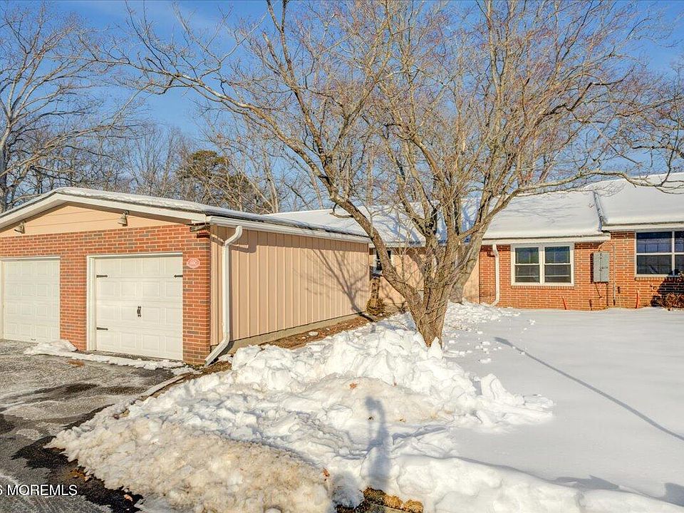 1st image of 60C Buckingham Drive