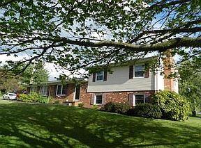 2nd image of 5013 Pearl St