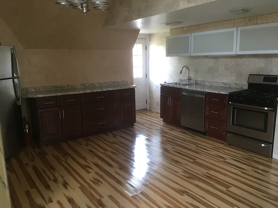 311 Morewood Ave #6-2
