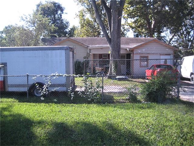 1st image of 3812 Turner Dr