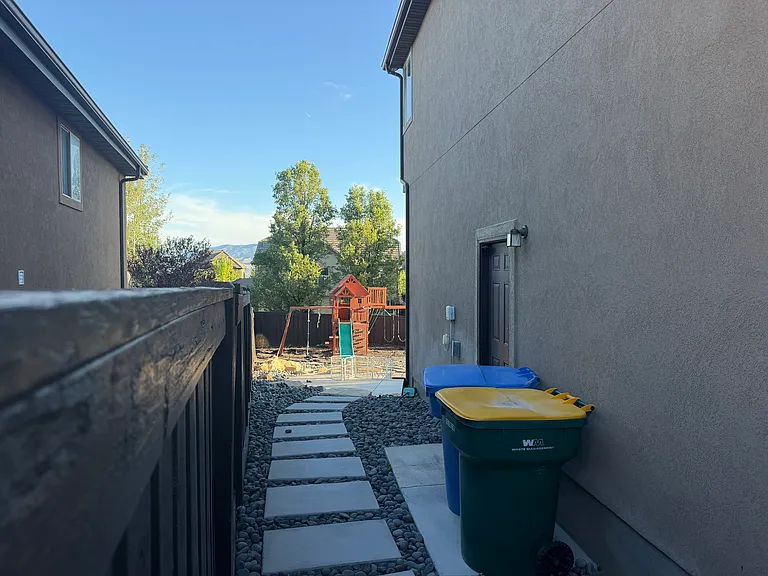 2769 W Shady Hollow Ln — Photo 8