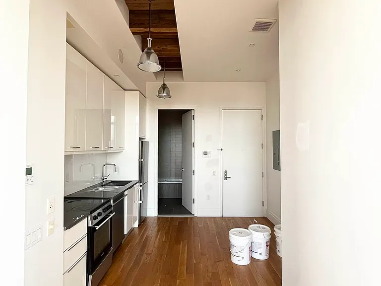 17 Monitor St #4O — Photo 6
