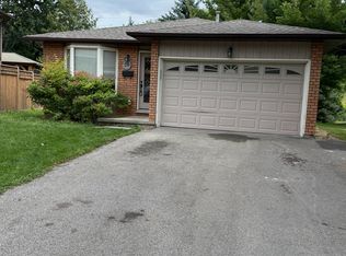 35 Bloomsbury Ct, Hamilton, ON L9G4L6