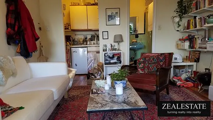 Rented by ZealEstate Group Inc | media 29