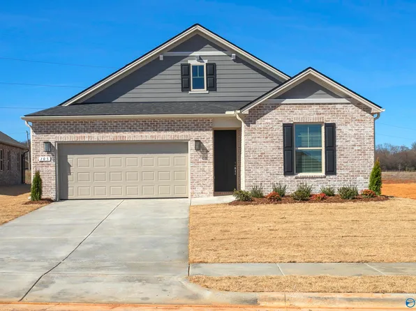 105 Cavern Ct, Huntsville, AL 35811