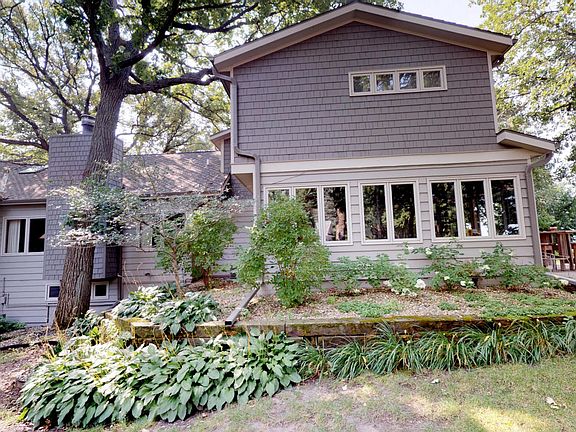 3rd image of 6913 Lake Shore Dr