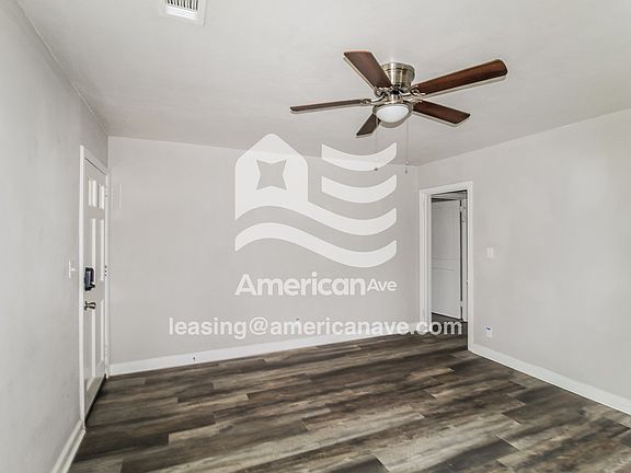 1434062_003_wm_-_living_room_13601340.jpg
