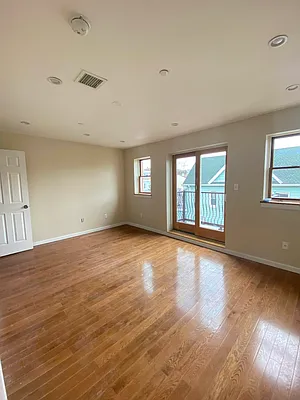 Rented by Brooklyn Real Inc | media 14