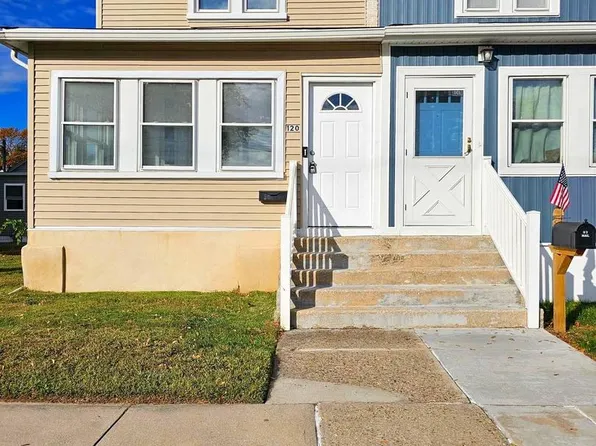 120 Bartram Ave, Essington, PA 19029