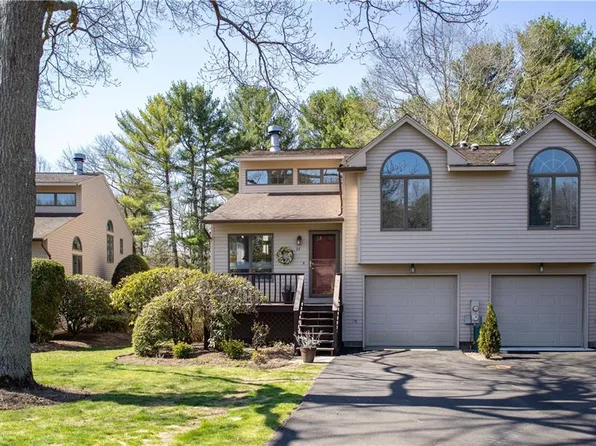 84 Cardinal Dr #84, North Kingstown, RI 02852