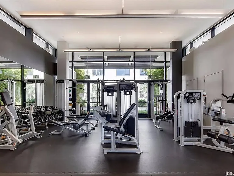 250 King St #742 — Photo 14