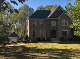1008 Bee Tee Ln, Pleasant View, TN 37146